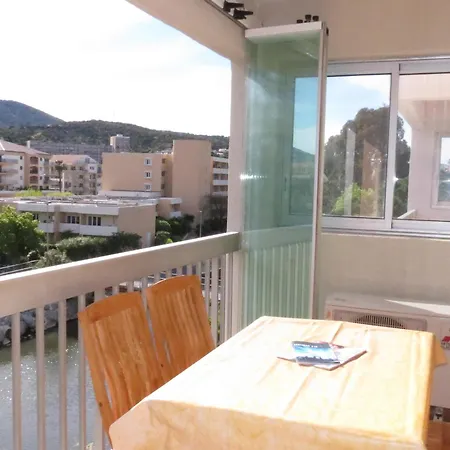 2 Pieces Climatise, Calme, Proche Centre-ville Et Plage, Avec Balcon - - Fr-1-780-78 Apartment