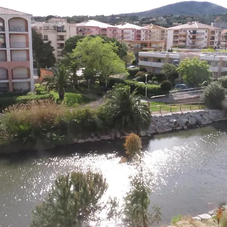 2 Pieces Climatise, Calme, Proche Centre-ville Et Plage, Avec Balcon - - Fr-1-780-78 * Sainte-Maxime