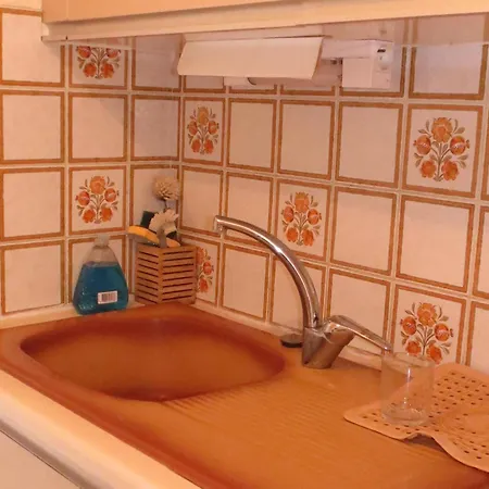 Apartment 2 Pieces Climatise, Calme, Proche Centre-ville Et Plage, Avec Balcon - - Fr-1-780-78 *