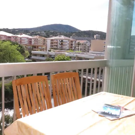 2 Pieces Climatise, Calme, Proche Centre-ville Et Plage, Avec Balcon - - Fr-1-780-78 * Sainte-Maxime