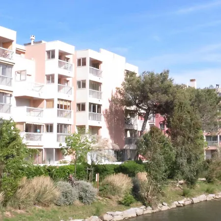 2 Pieces Climatise, Calme, Proche Centre-ville Et Plage, Avec Balcon - - Fr-1-780-78